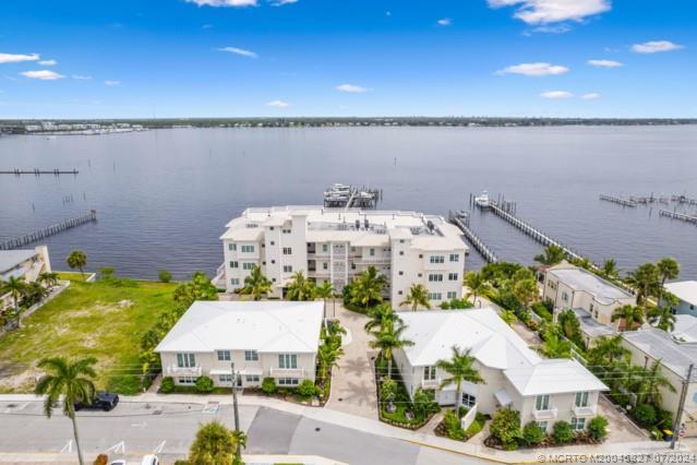 1 of 29 - 53 Se Seminole Street #2b, Stuart, FL