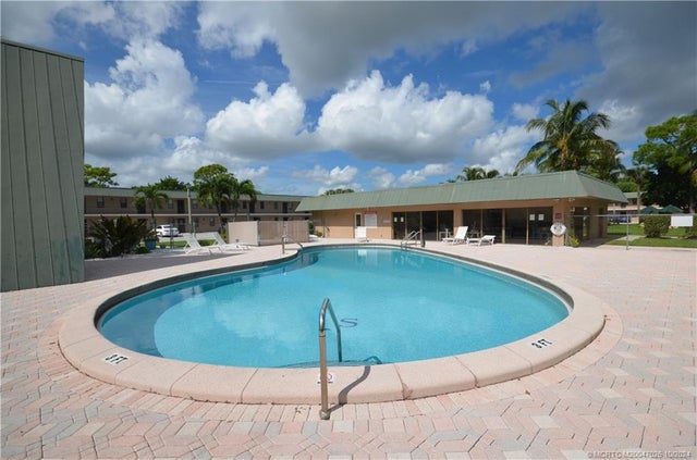 2 of 21 - 1001 Se Monterey Road, Stuart, FL