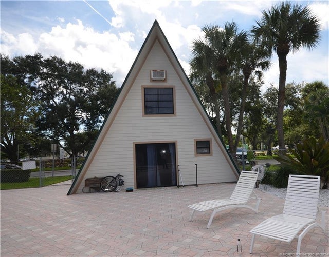 3 of 21 - 1001 Se Monterey Road, Stuart, FL