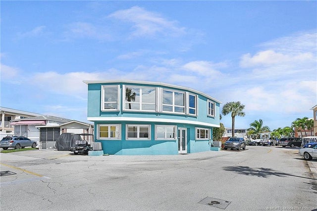 2 of 82 - 935 Nettles Boulevard, Jensen Beach, FL