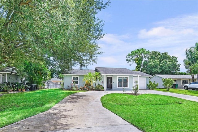 2 of 31 - 3171 Sw Crumpacker Street, Port Saint Lucie, FL