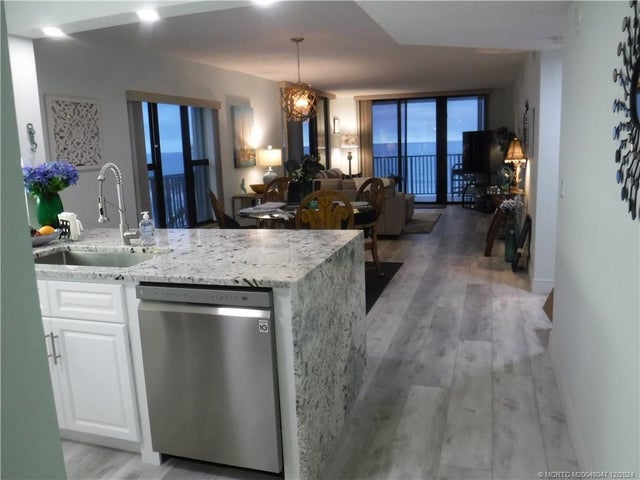 Photo of Listing #M20048047