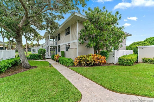 1 of 21 - 303 Golfview Circle, Stuart, 