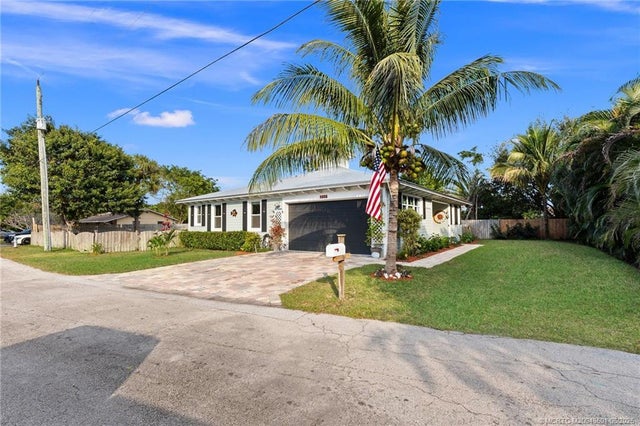 2 of 42 - 1305 Se Sea Oat Lane, Stuart, FL