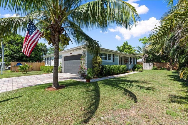 4 of 42 - 1305 Se Sea Oat Lane, Stuart, FL