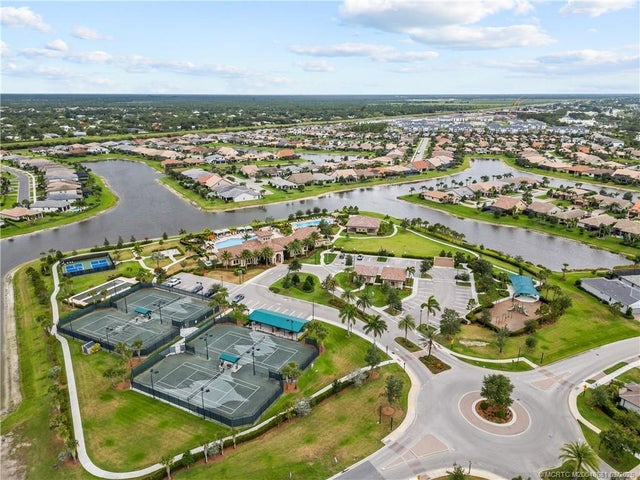 5 of 62 - 564 Se Villandry Way, Port St Lucie, FL