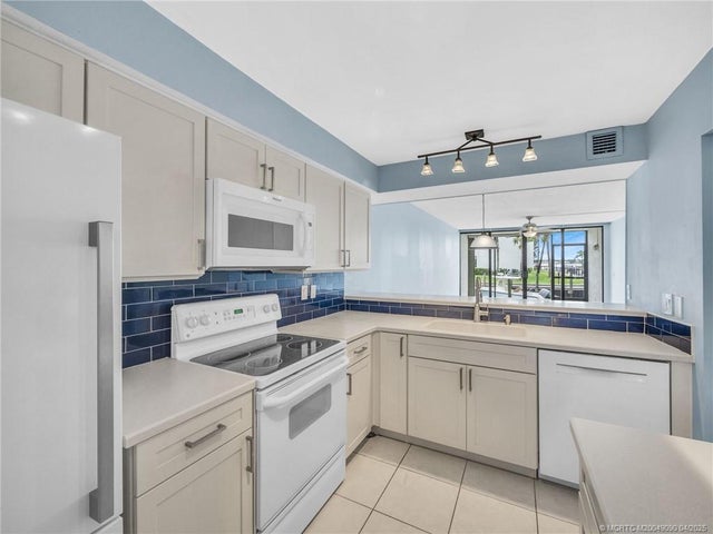 4 of 25 - 1950 Sw Palm City Road #5103, Stuart, FL