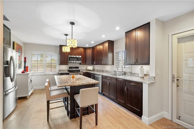 4 of 36 - 6101 Se Landing Way #16, Stuart, FL