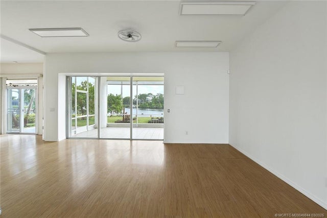 5 of 38 - 710 Se Essex Drive, Port St Lucie, FL