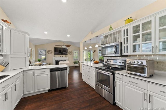 4 of 60 - 2210 20th Avenue, Stuart, 