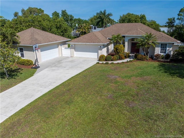 5 of 47 - 1945 Se Emerald Court, Stuart, FL