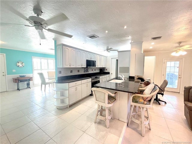 4 of 21 - 880 Se Degan Drive, Port Saint Lucie, FL