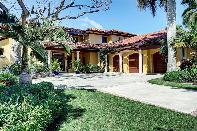 31 N River Road, Stuart