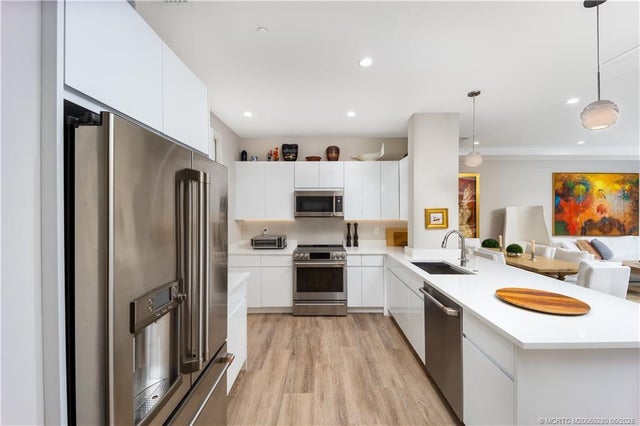 4 of 30 - 41 Seminole Street #208, Stuart, 