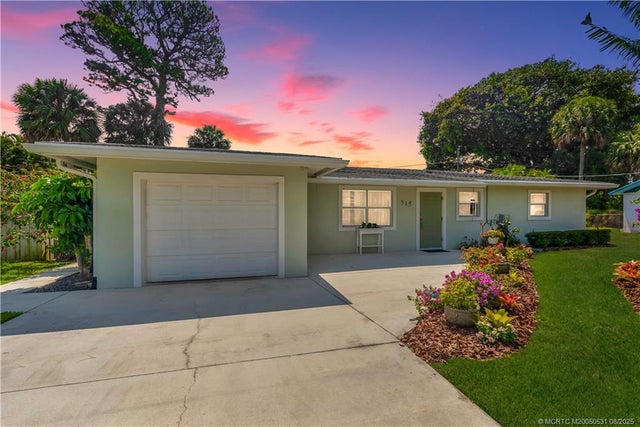 1 of 30 - 715 Se Alamanda Way, Stuart, FL