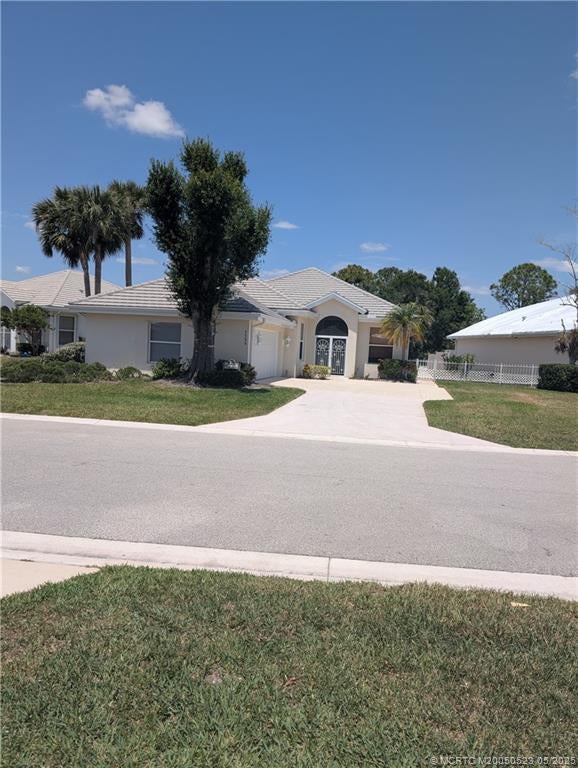 7756 Bay Cedar Circle, Hobe Sound