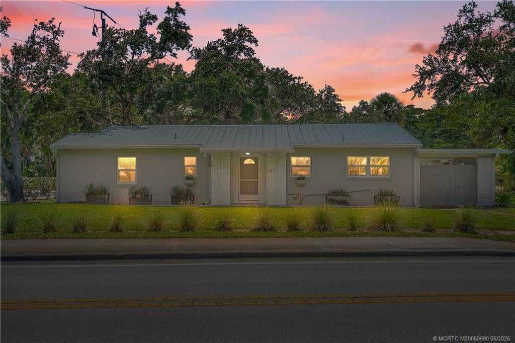 109 Sewalls Point Road, Stuart