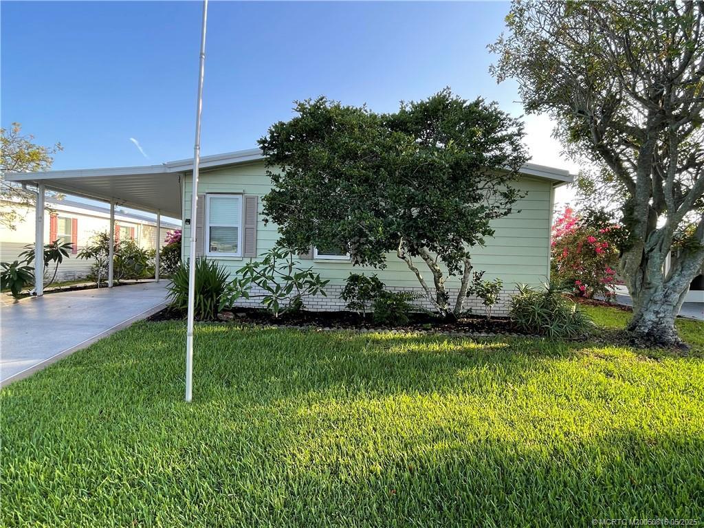 16112 Indianwood Circle, Indiantown