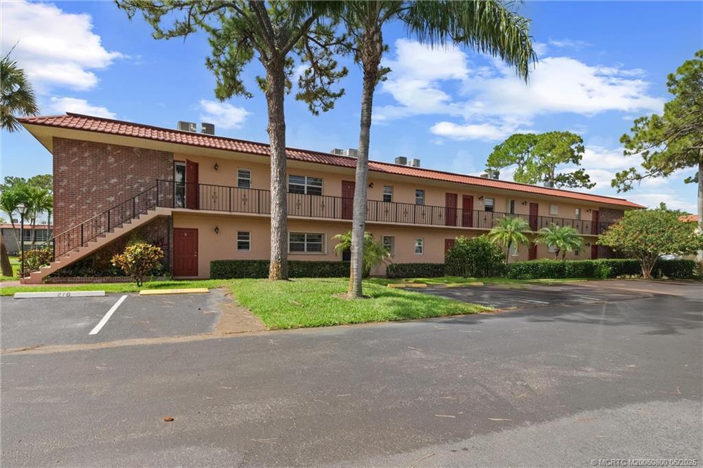 1953 Palm City Road 27-i, Stuart