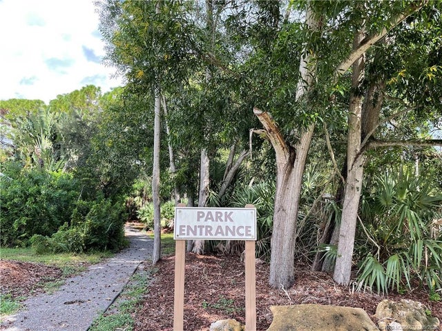 4 of 27 - 707 Se Pin Oak Terrace, Stuart, FL