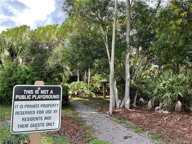 5 of 27 - 707 Se Pin Oak Terrace, Stuart, FL