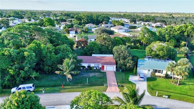 1 of 40 - 2431 Se Robin Circle, Port St Lucie, FL