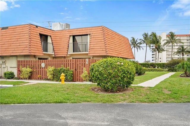 3 of 35 - 9439 S Ocean Drive #5c, Jensen Beach, FL