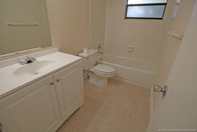 3 of 11 - 6531 Se Federal Highway #b111, Stuart, FL