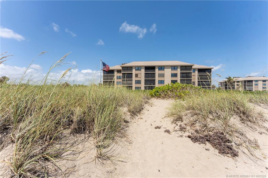 2571 Ocean Boulevard 104, Stuart
