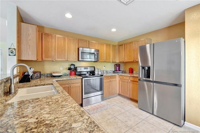 4 of 27 - 4454 Se Graham Drive, Stuart, FL