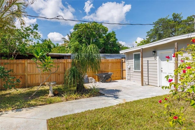 4 of 32 - 1073 Ne Orange Avenue, Jensen Beach, FL