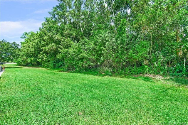 3 of 39 - 50 Sw Blackburn Terrace #8, Stuart, FL