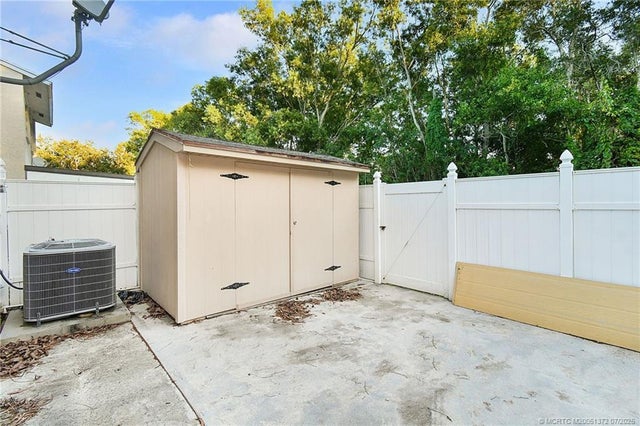 5 of 39 - 50 Sw Blackburn Terrace #8, Stuart, FL