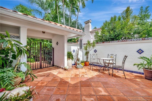 1 of 19 - 221 Se Coconut Avenue, Stuart, FL