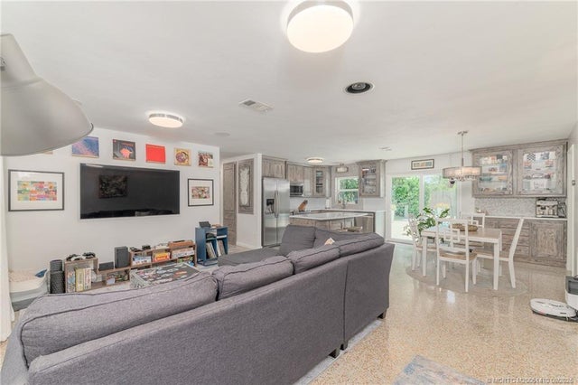 3 of 32 - 2859 Ne Hickory Ridge Avenue, Jensen Beach, FL