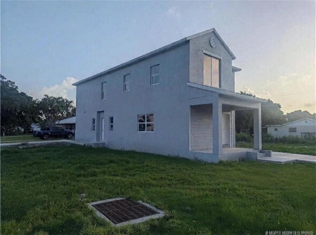 3 of 5 - 2565 Se Bonita Street, Stuart, FL