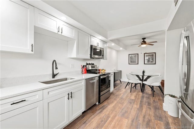 4 of 40 - 1210 Se Parkview Place #e5, Stuart, FL