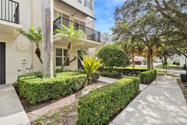 2 of 29 - 103 Cat Rock Lane, Jupiter, FL
