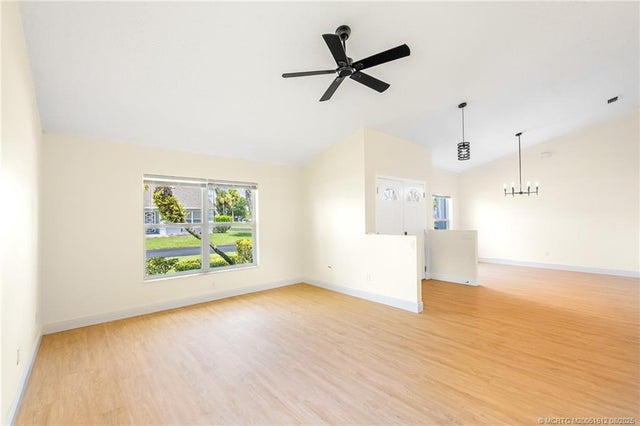 4 of 37 - 460 Nw Casanova Circle, Port St Lucie, FL
