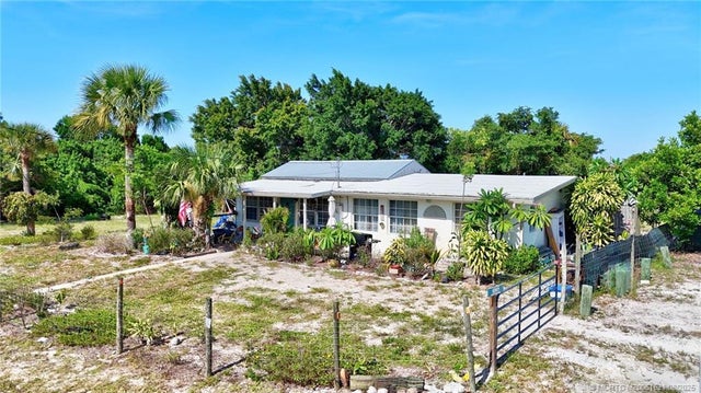 4 of 13 - 4665 Ne Savannah Road, Jensen Beach, FL