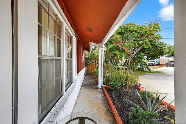 5 of 37 - 2387 Ne 16th Court, Jensen Beach, FL