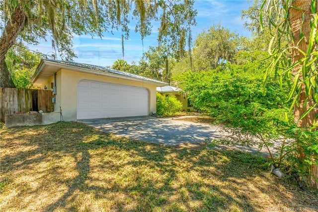 4 of 28 - 4123 N Old Dixie Highway, Fort Pierce, FL