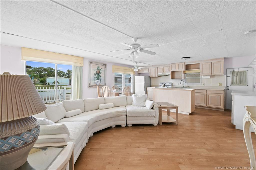 144 Tudor Court, Stuart