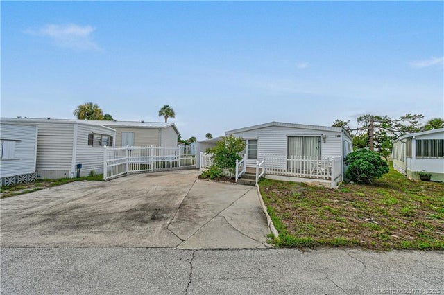 5 of 38 - 144 Se Tudor Court, Stuart, FL