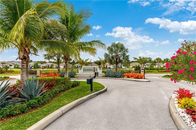 4 of 38 - 2880 Ne Breezeway Circle, Jensen Beach, FL