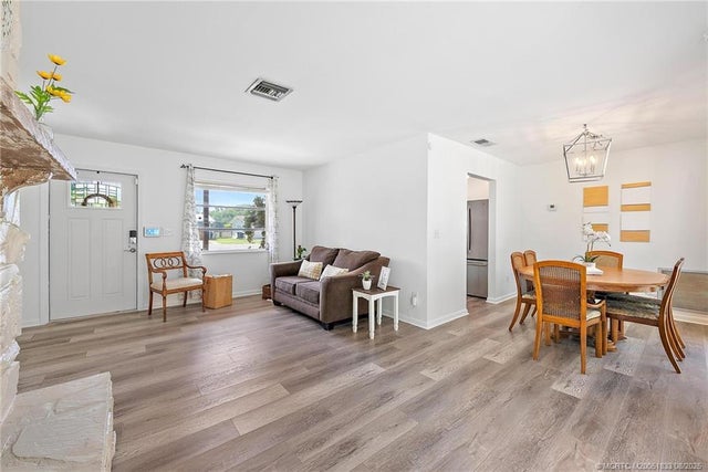 4 of 22 - 1017 Se 16th Court, Stuart, FL