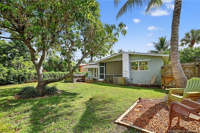 2 of 35 - 262 Se Monterey Avenue, Stuart, FL