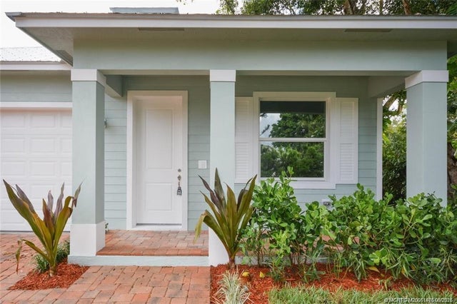 1 of 11 - 942 Sw 27th Street, Palm City, FL