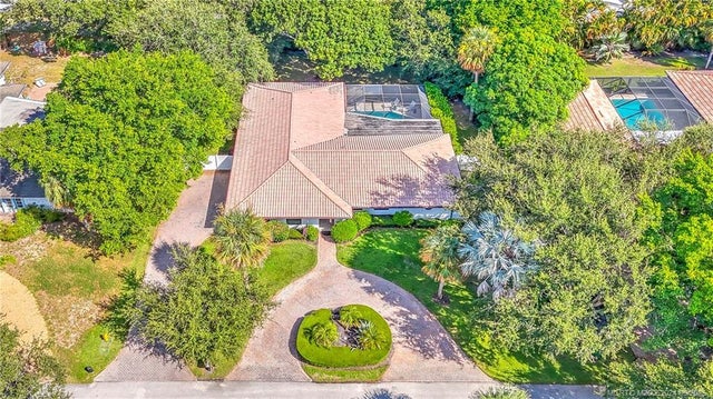 1 of 76 - 6 Copaire Road, Sewalls Point, FL