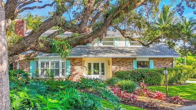 2 of 48 - 4 N Via Lucindia Drive, Sewalls Point, FL